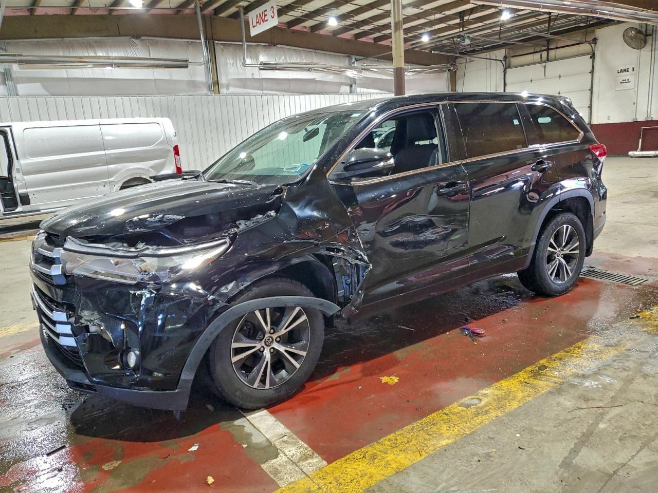 2017 TOYOTA HIGHLANDER