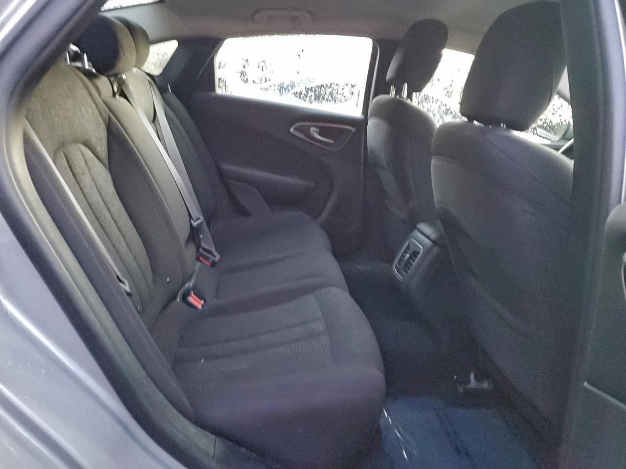 2016 CHRYSLER 200