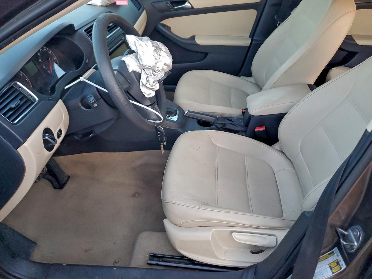2011 VOLKSWAGEN JETTA