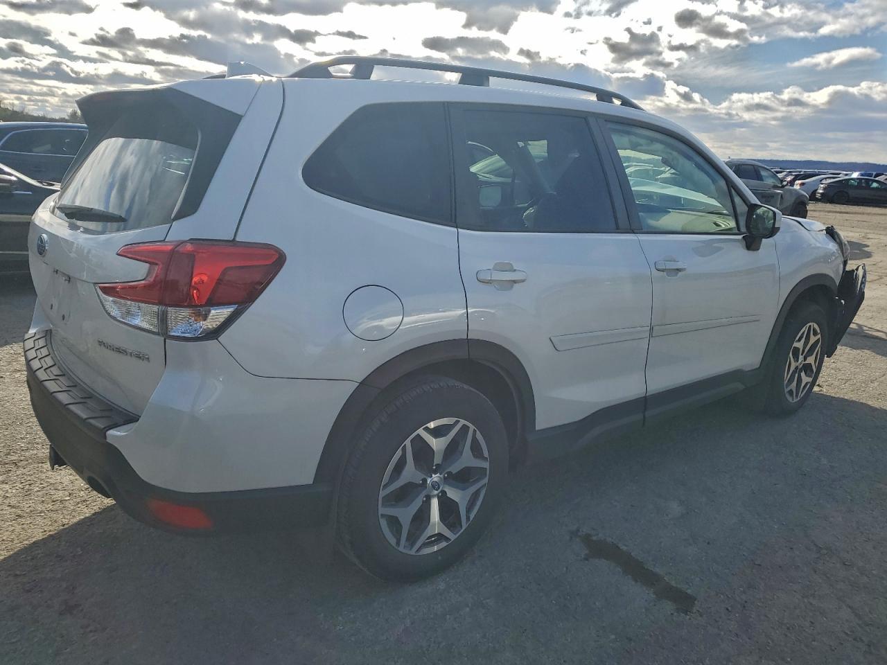 2023 SUBARU FORESTER