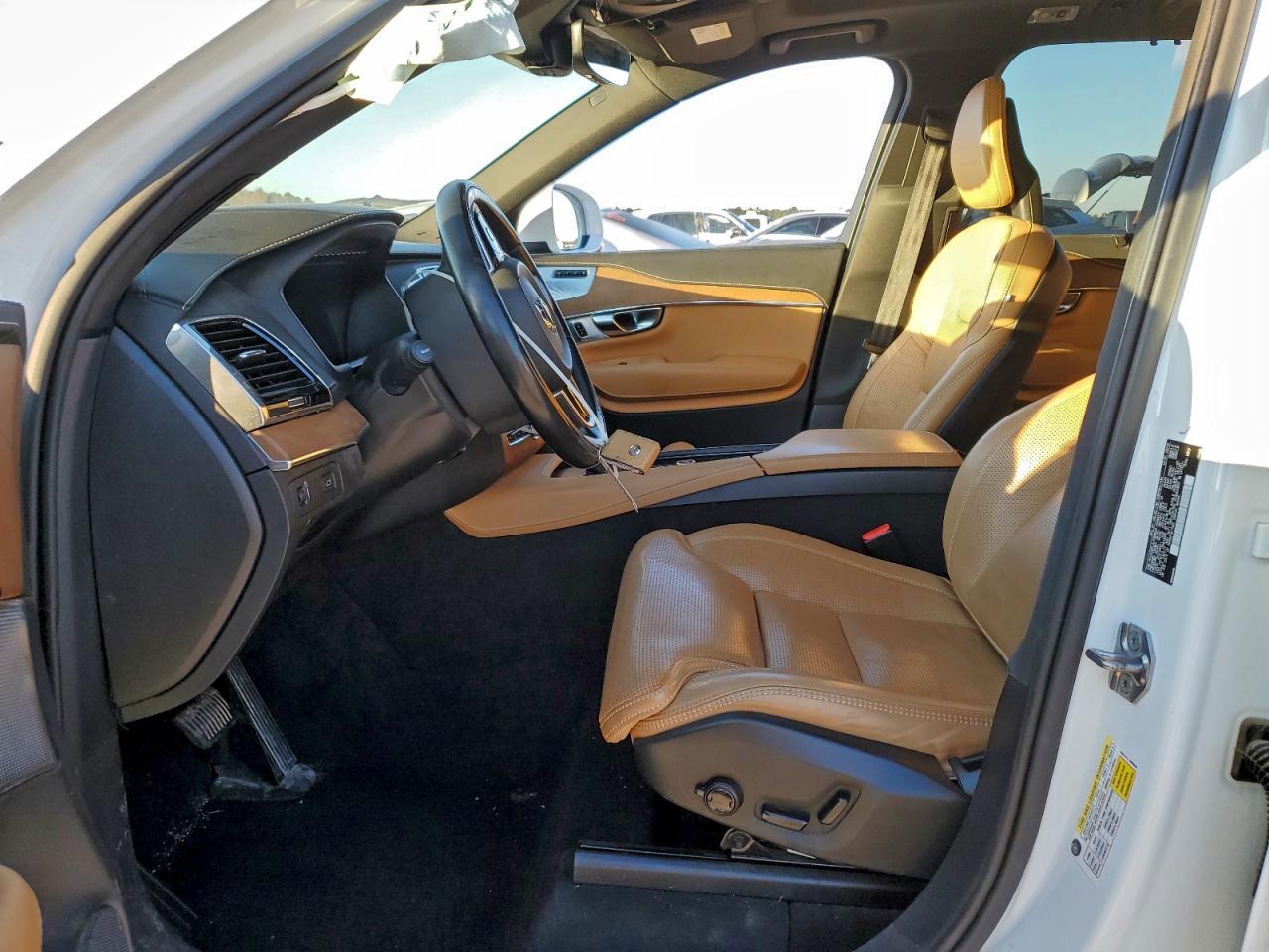2018 VOLVO XC90