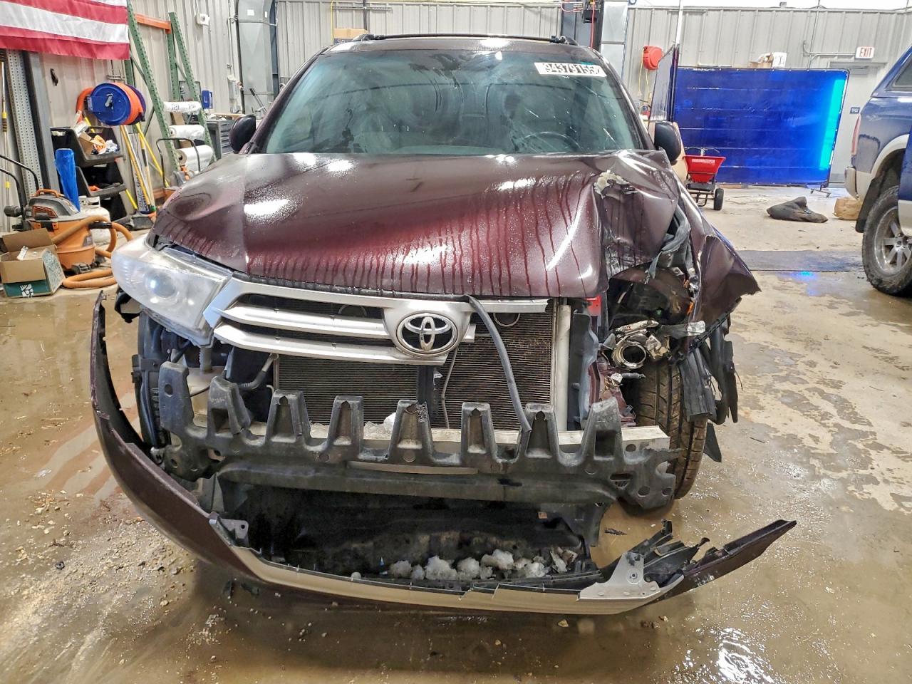 2011 TOYOTA HIGHLANDER