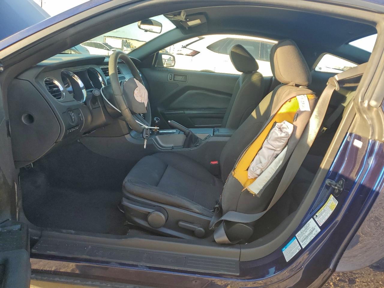 2011 FORD MUSTANG