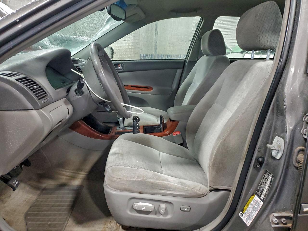 2004 TOYOTA CAMRY