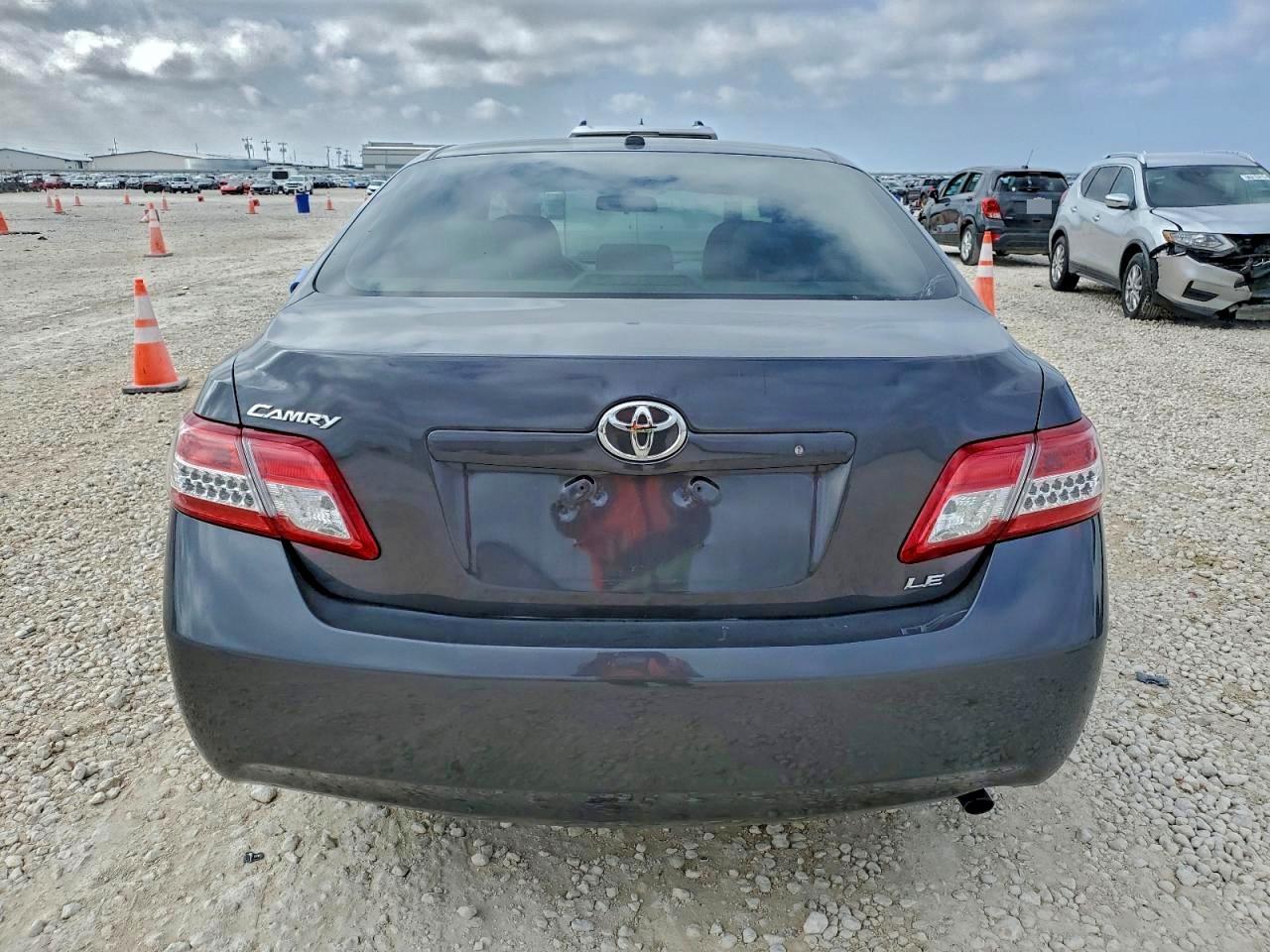 2011 TOYOTA CAMRY