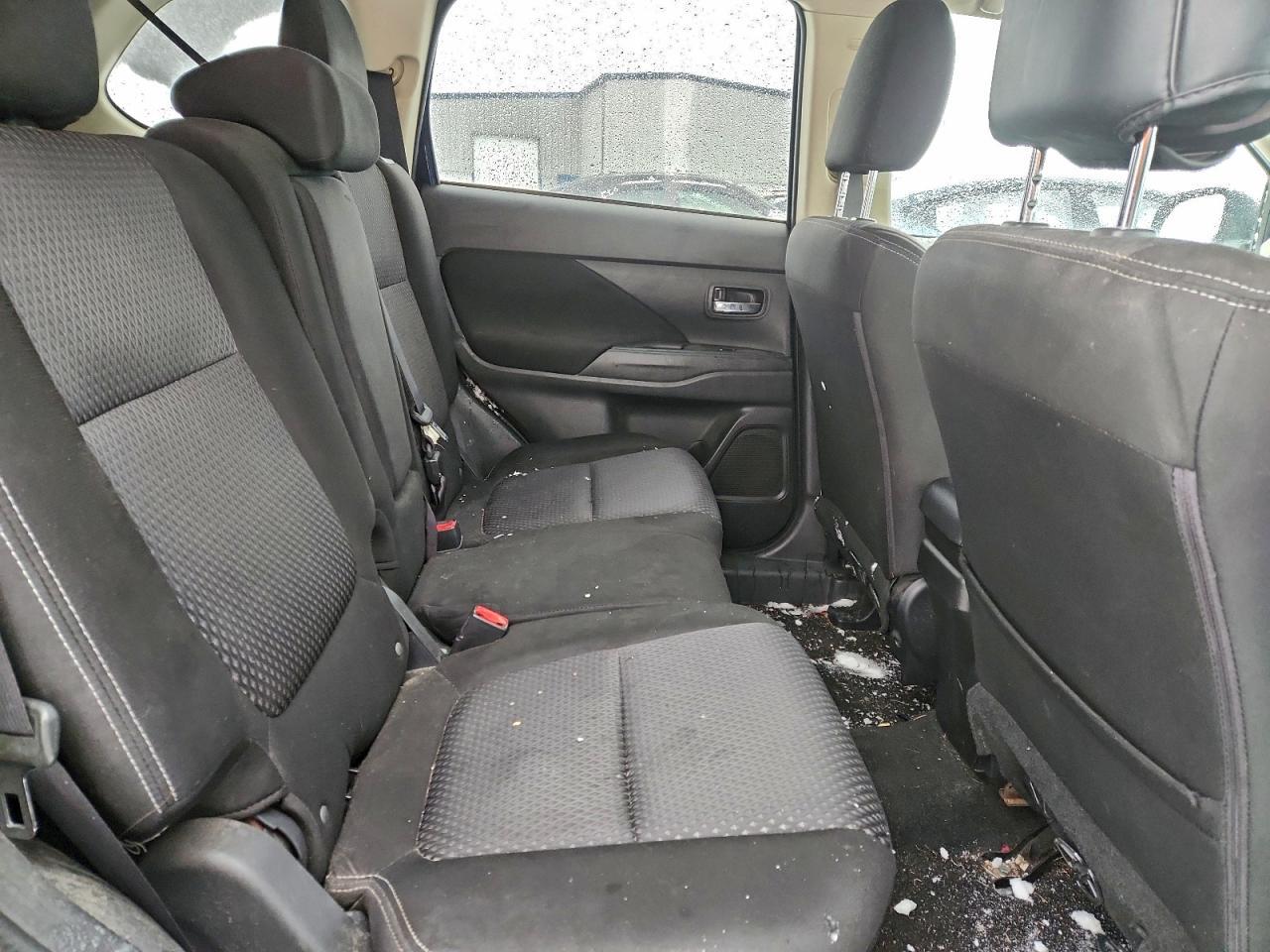 2016 MITSUBISHI outlander