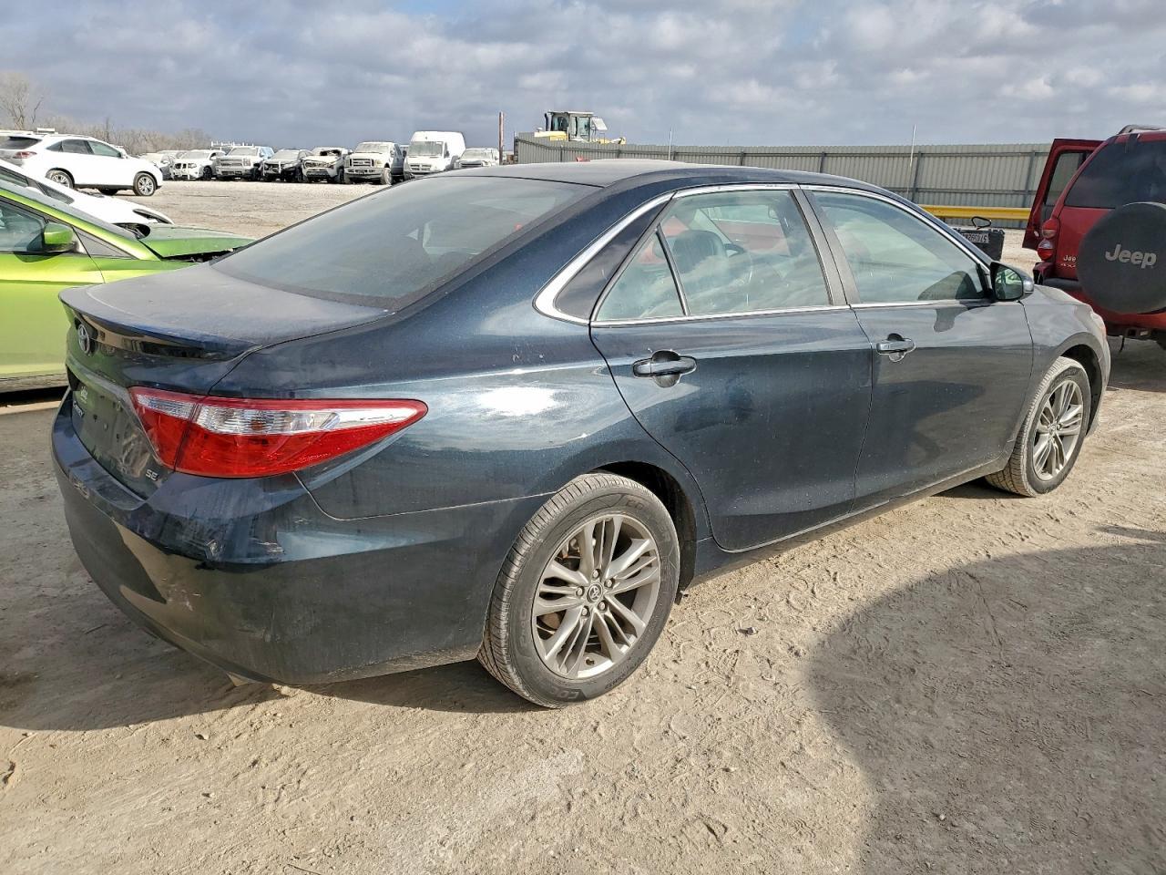 2015 TOYOTA CAMRY