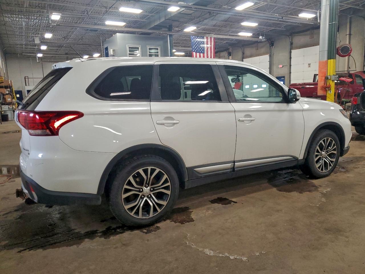 2016 MITSUBISHI outlander