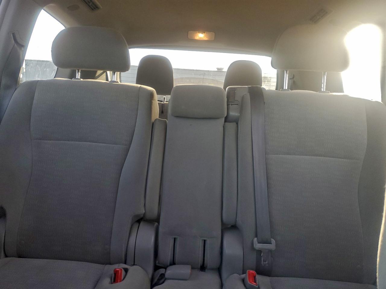 2011 TOYOTA HIGHLANDER