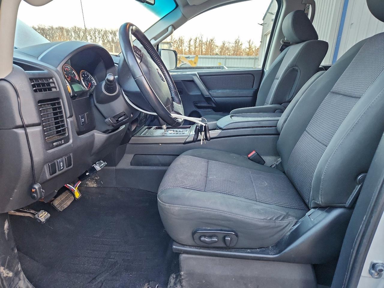 2012 NISSAN Titan