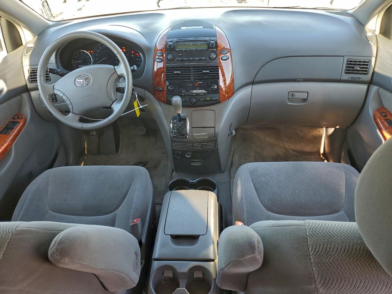 2006 TOYOTA SIENNA