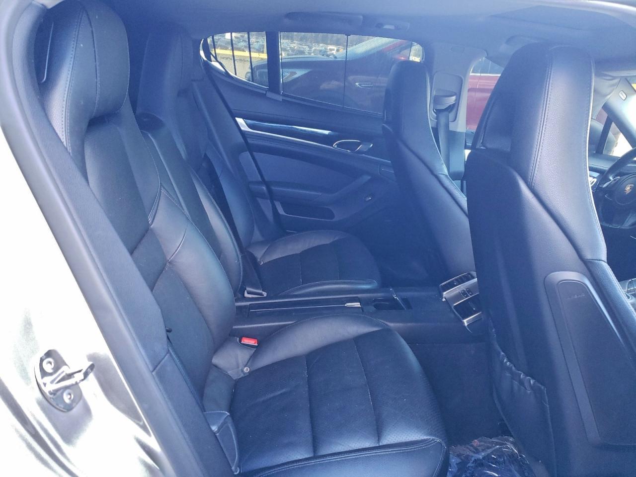 2013 PORSCHE Panamera