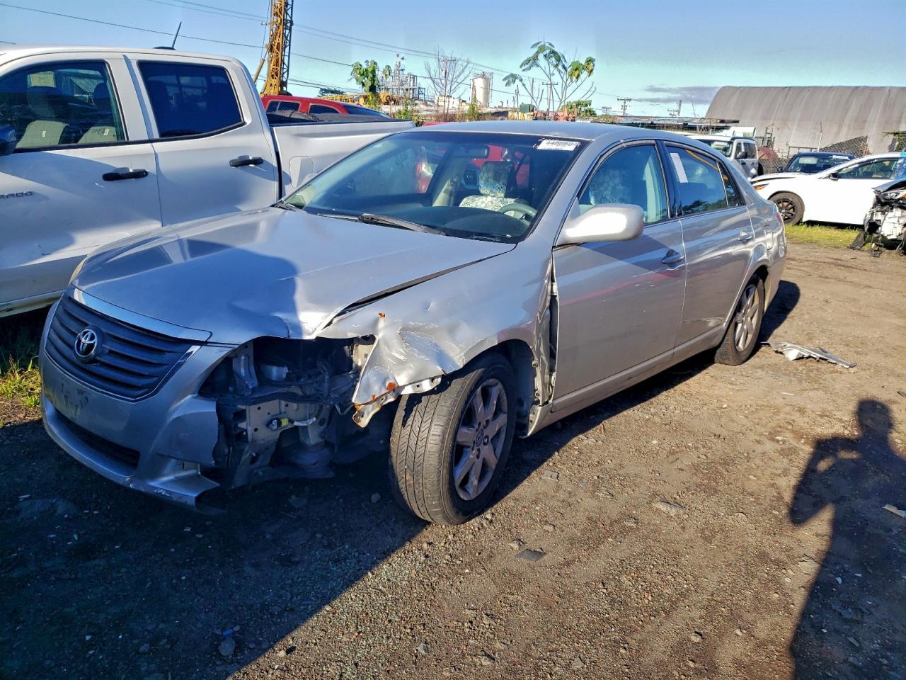 2010 TOYOTA Avalon