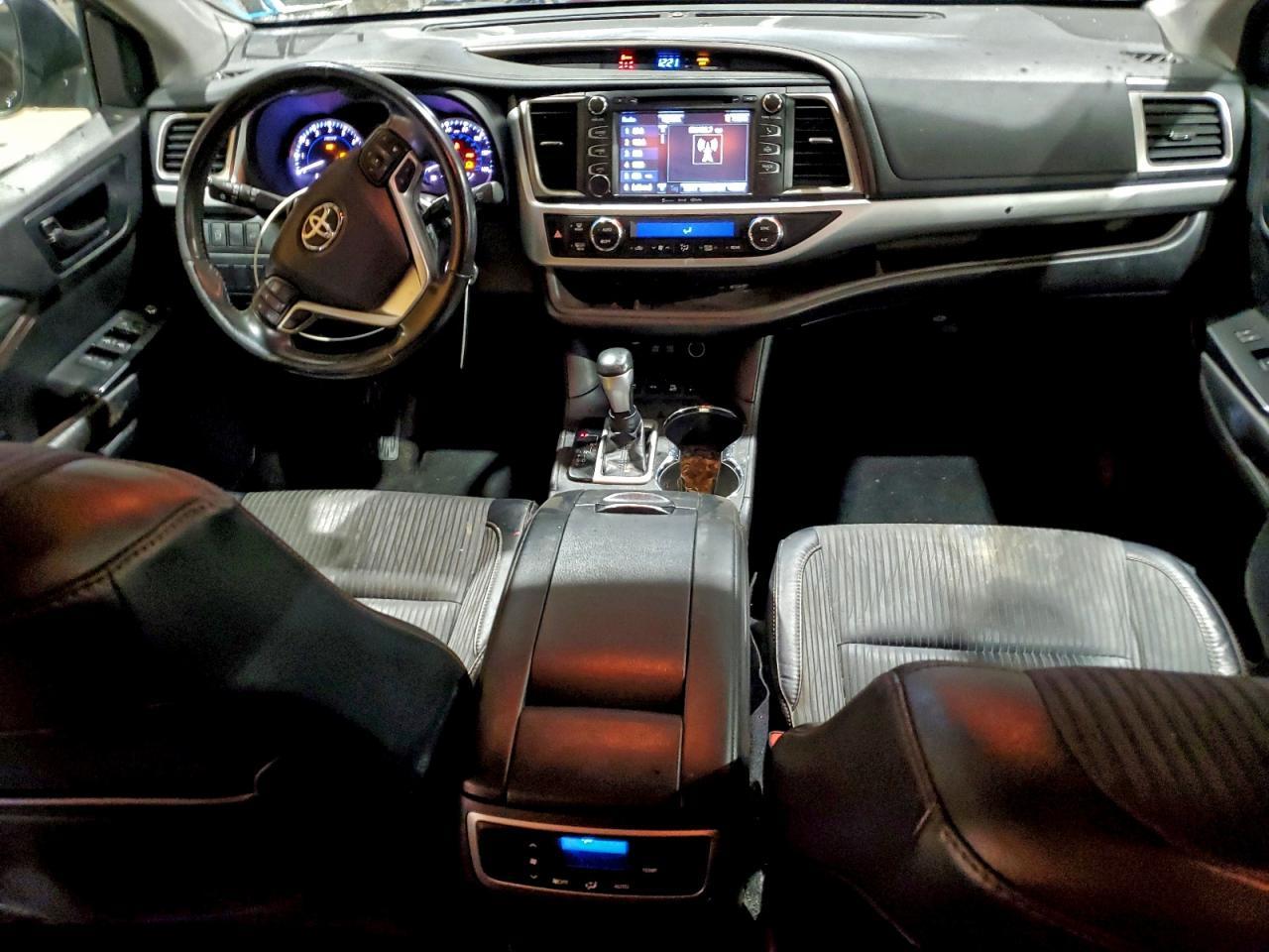 2017 TOYOTA HIGHLANDER