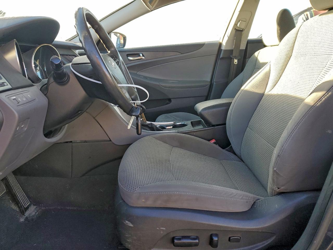 2011 HYUNDAI SONATA