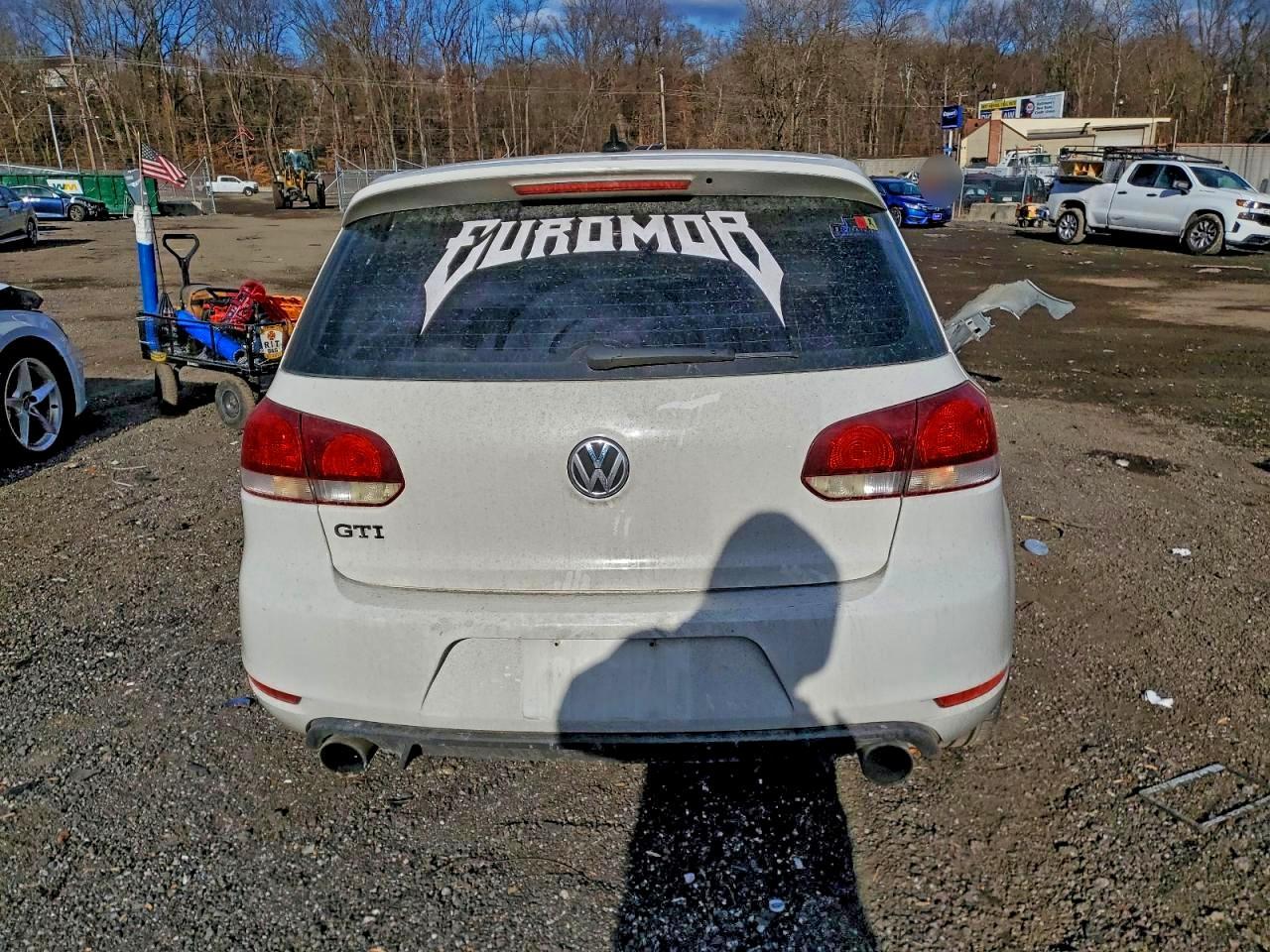 2011 VOLKSWAGEN GTI