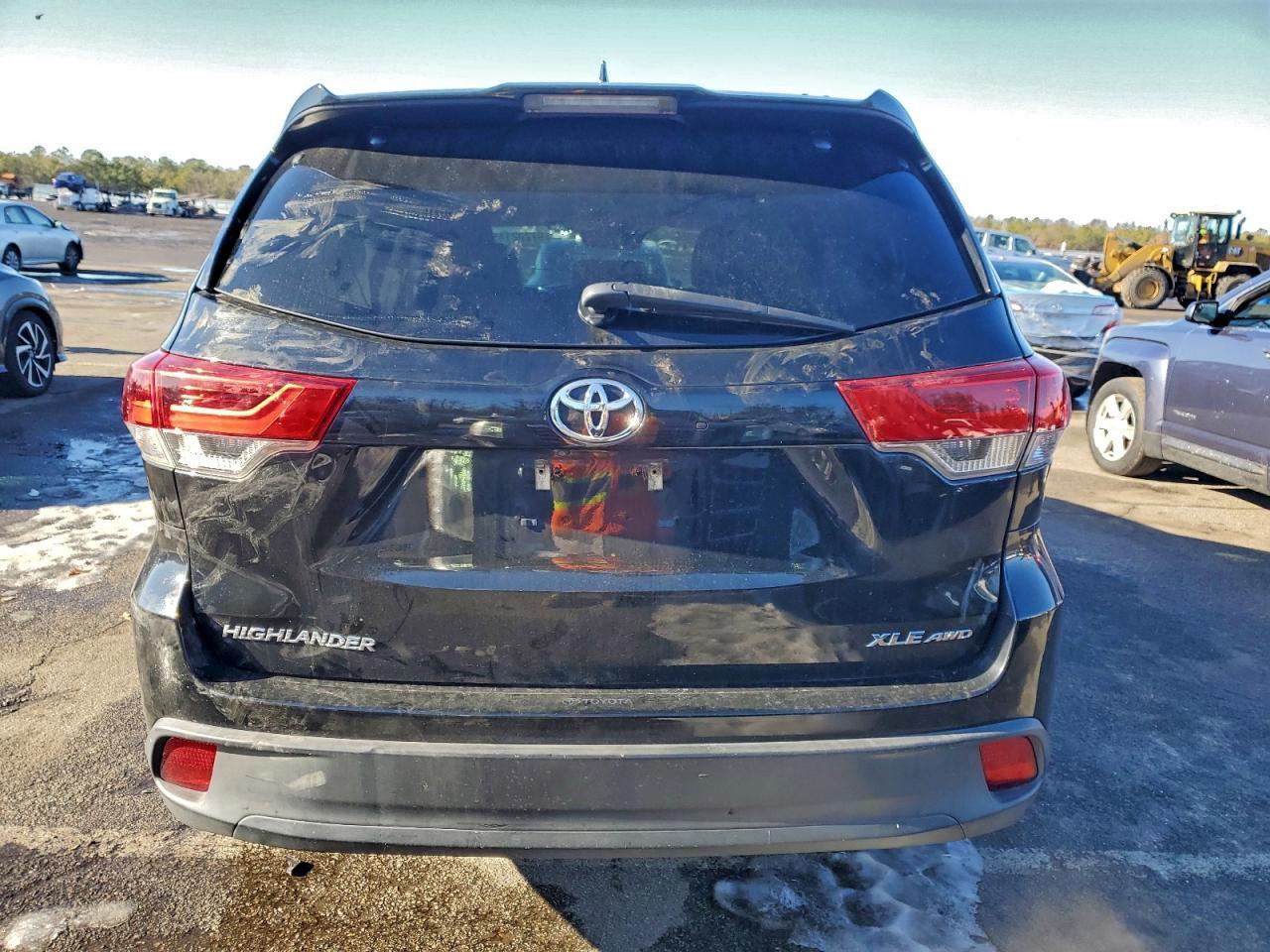2018 TOYOTA HIGHLANDER