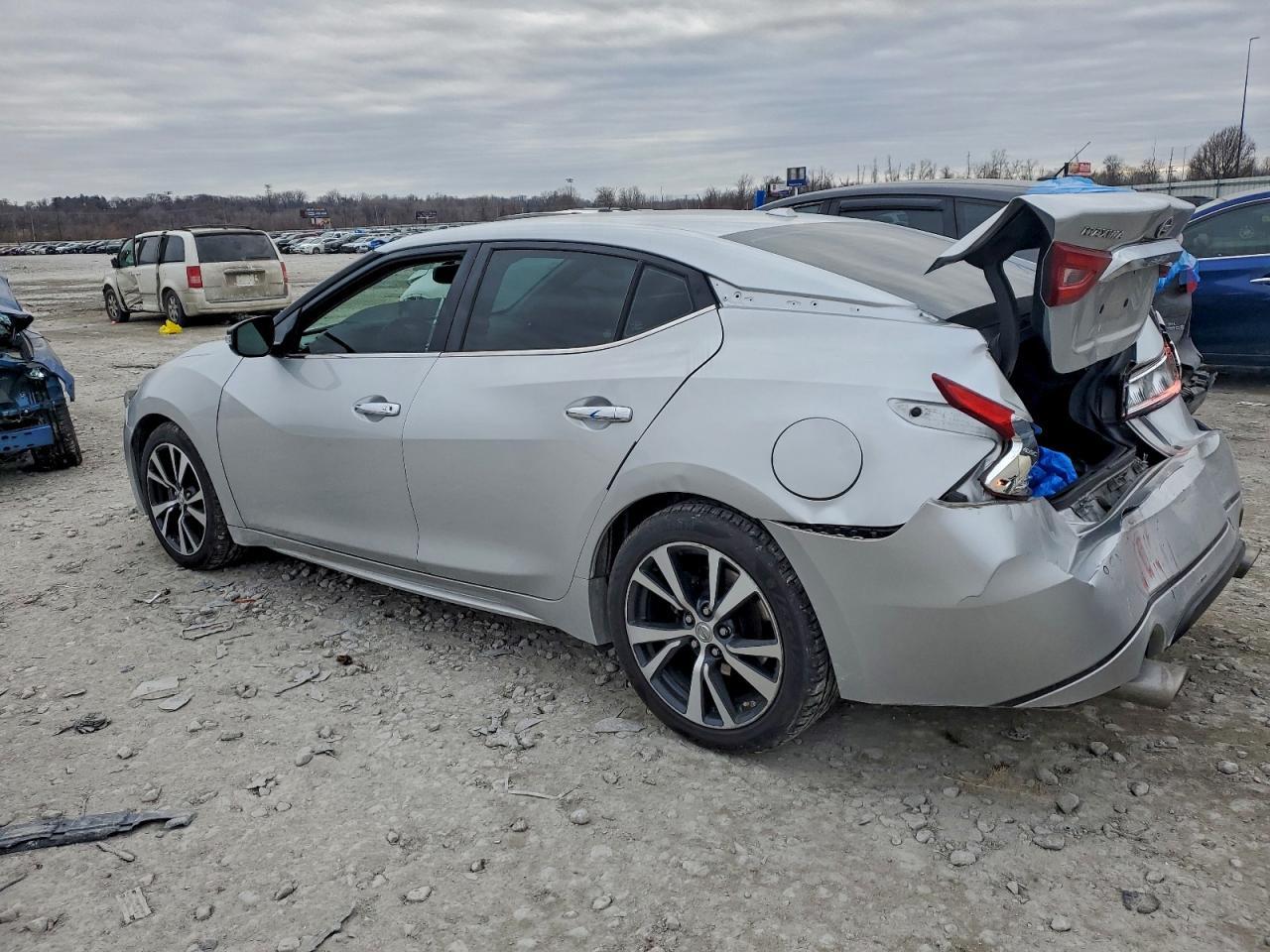 2017 NISSAN Maxima