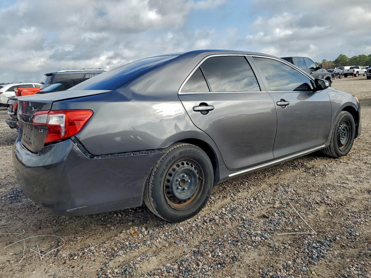 2014 TOYOTA CAMRY