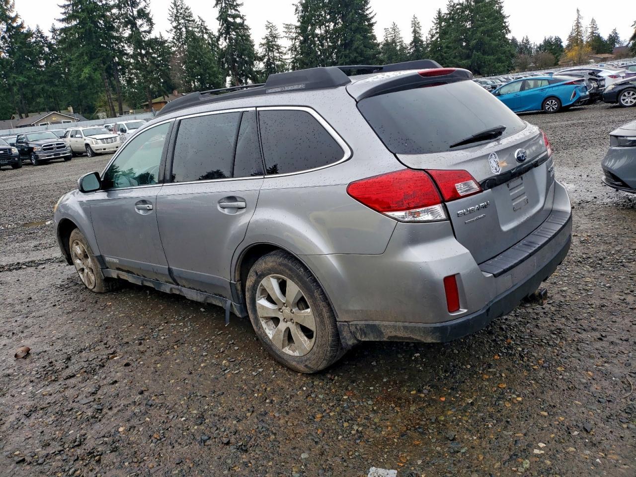 2010 SUBARU Outback