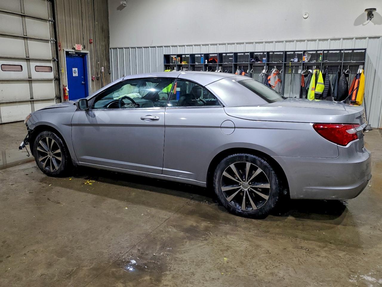 2013 CHRYSLER 200