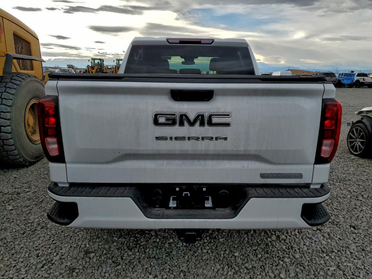 2023 GMC Sierra