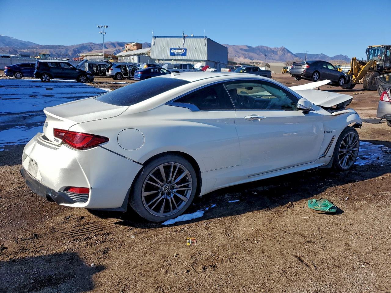 2017 INFINITI Q60