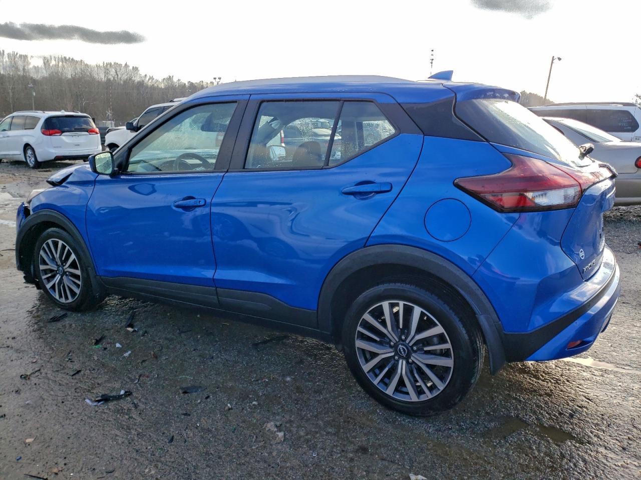 2022 NISSAN KICKS