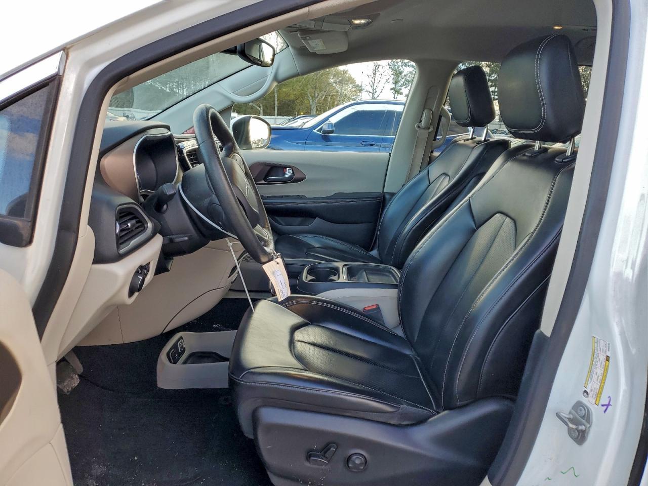 2021 CHRYSLER Voyager
