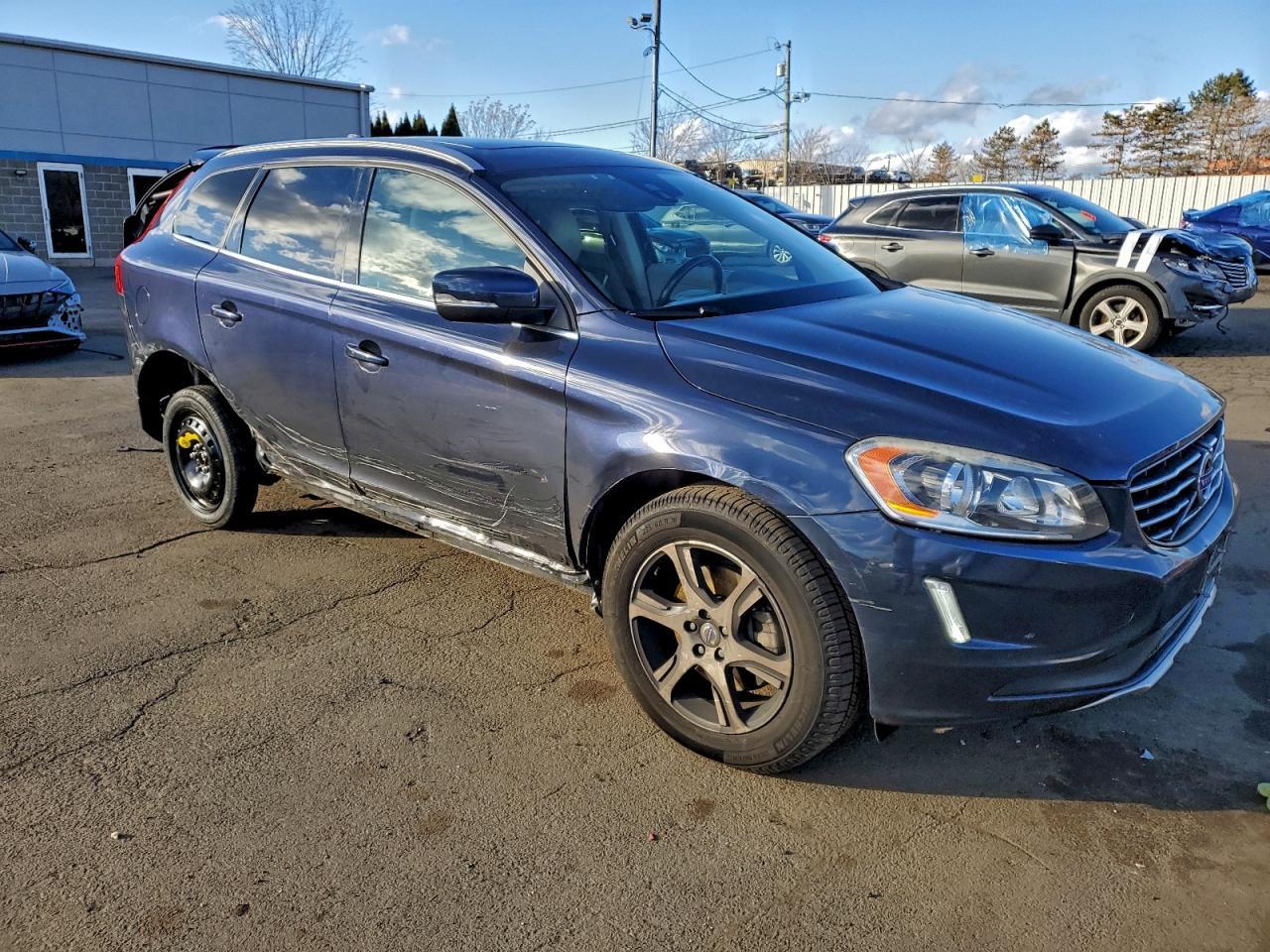2015 VOLVO XC60