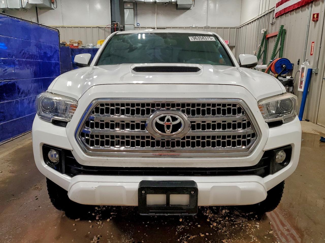 2016 TOYOTA TACOMA