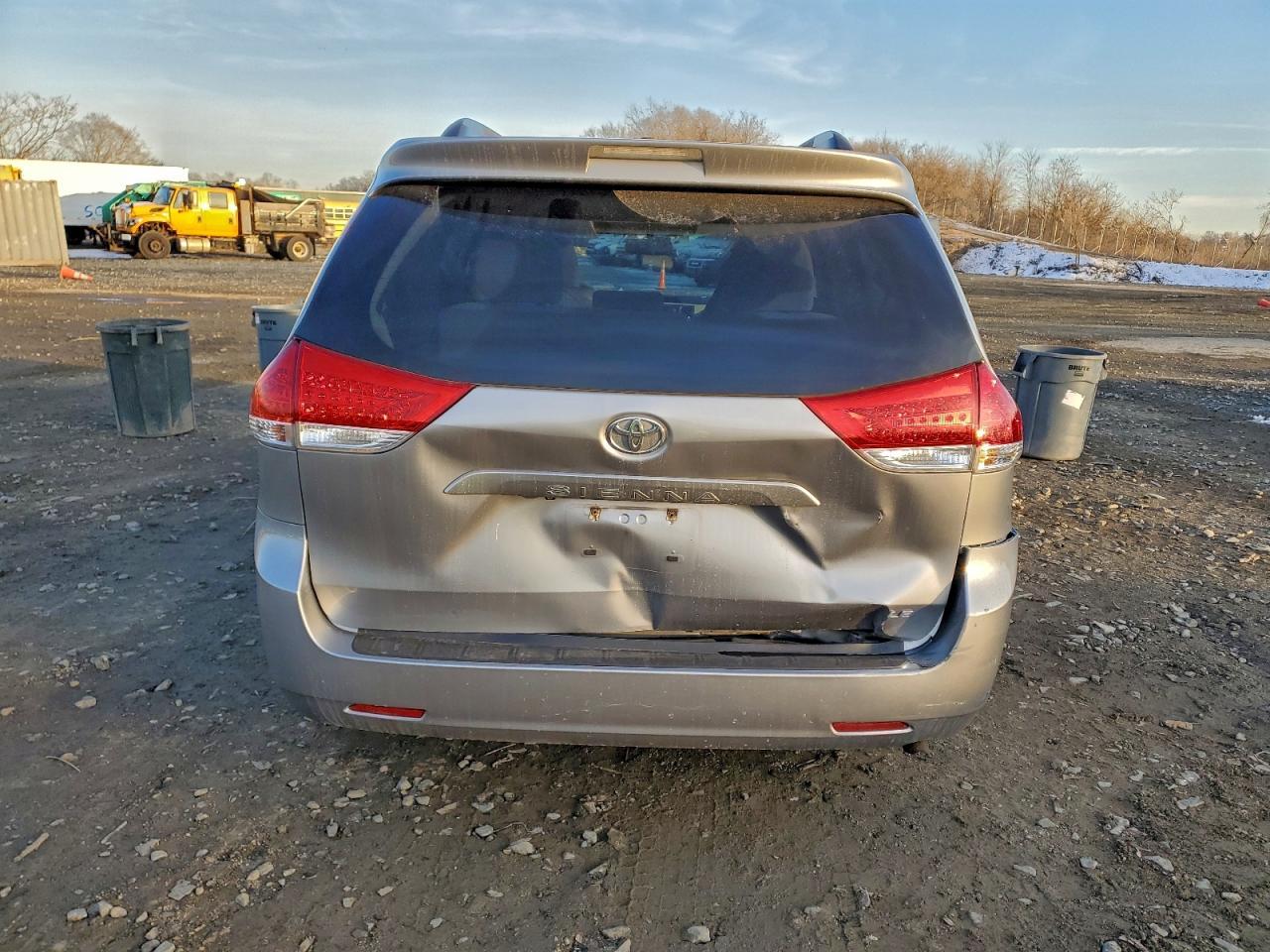 2013 TOYOTA SIENNA