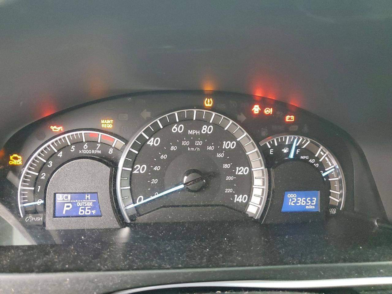 2014 TOYOTA CAMRY
