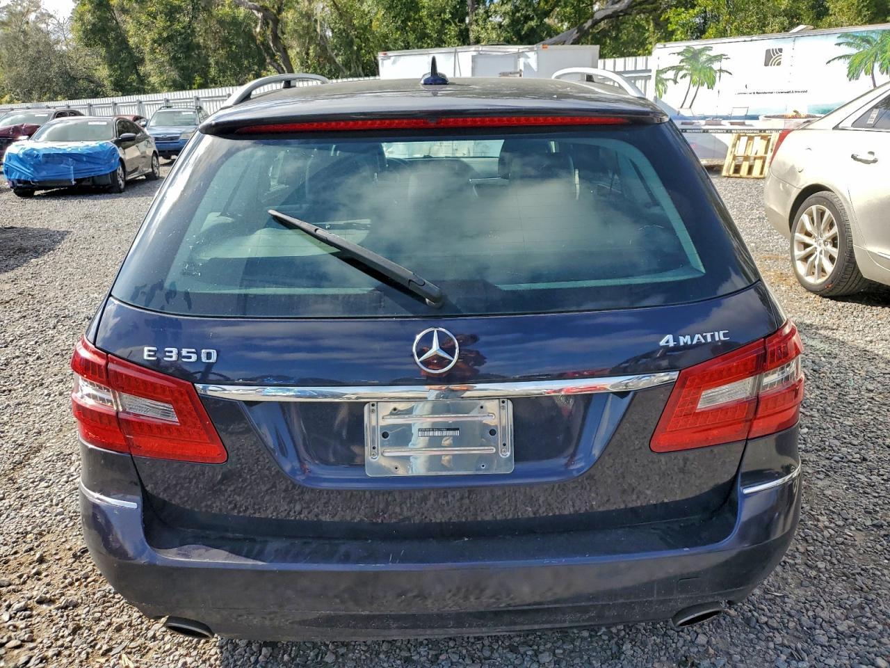 2011 MERCEDES-BENZ E-Class