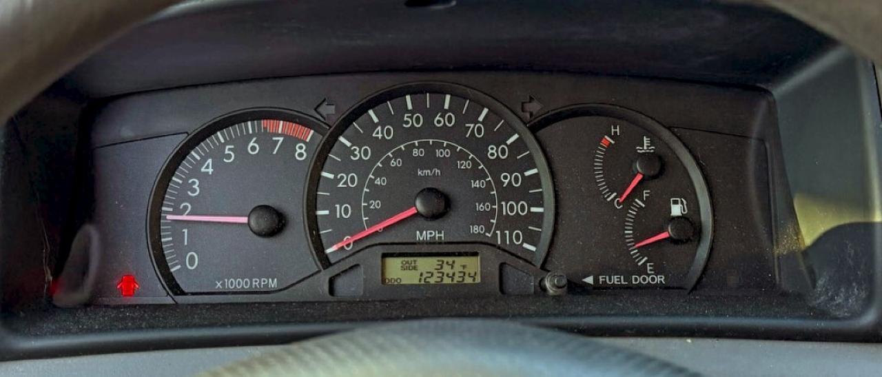 2005 TOYOTA COROLLA