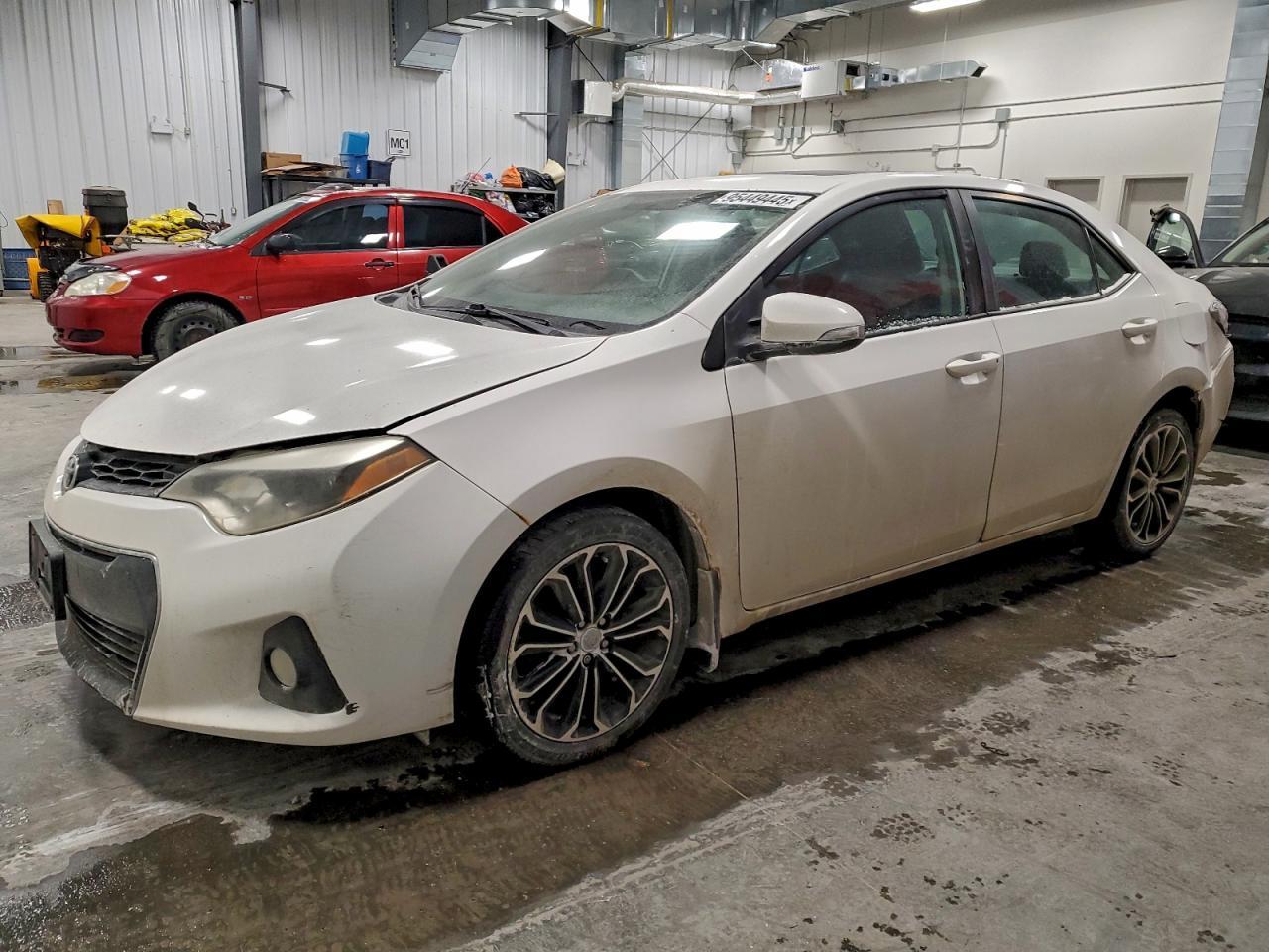 2015 TOYOTA COROLLA