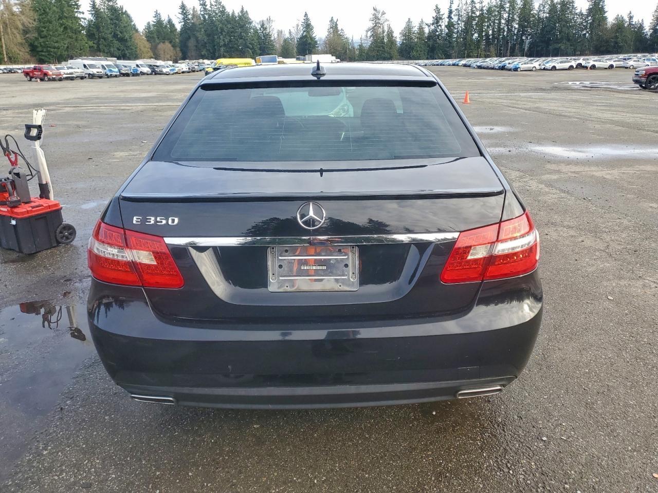 2011 MERCEDES-BENZ E-Class