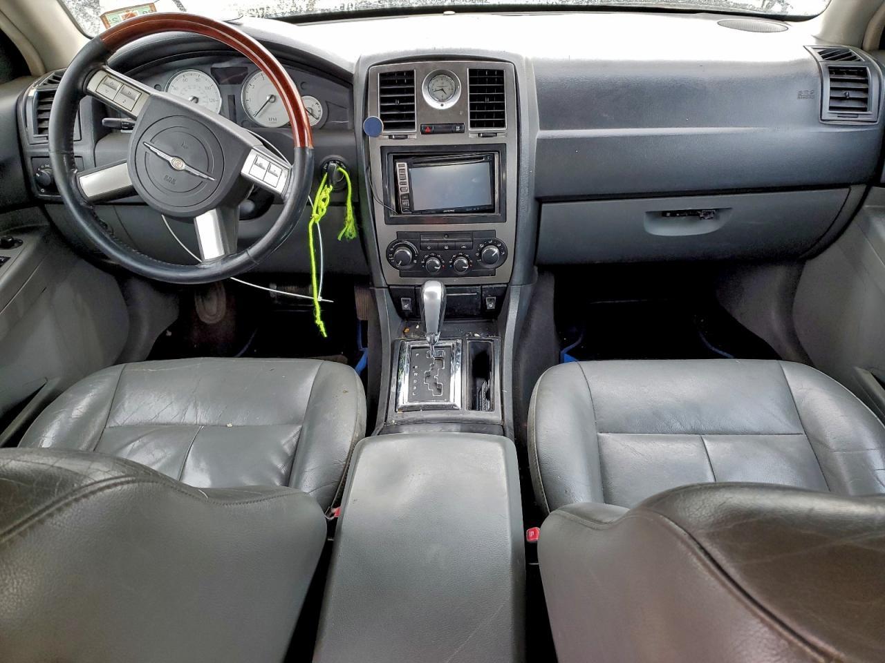 2005 CHRYSLER 300