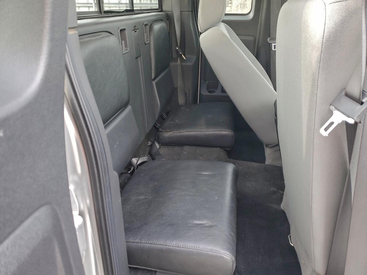 2010 DODGE Dakota