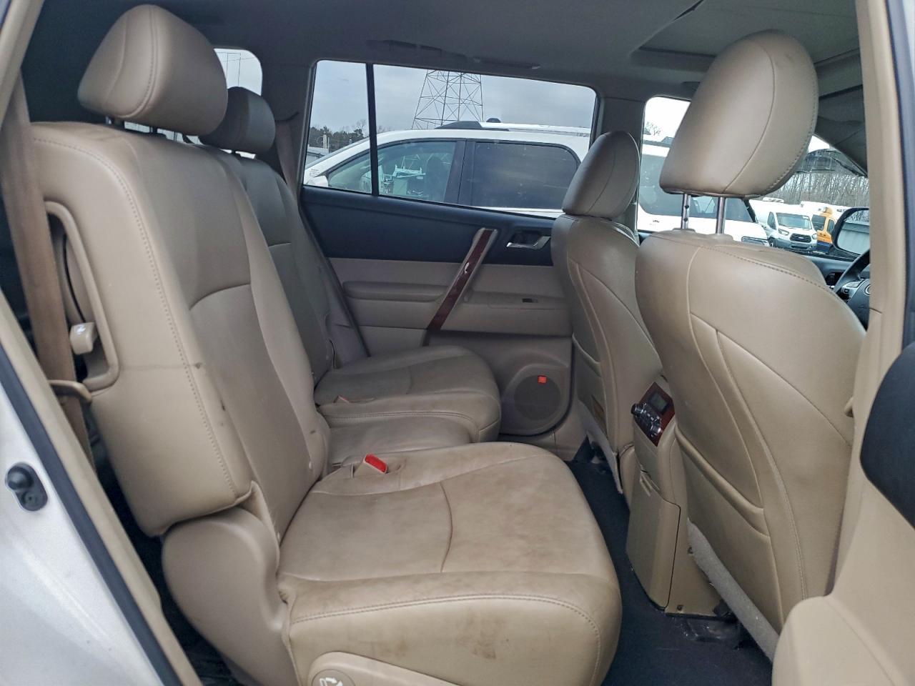 2013 TOYOTA HIGHLANDER