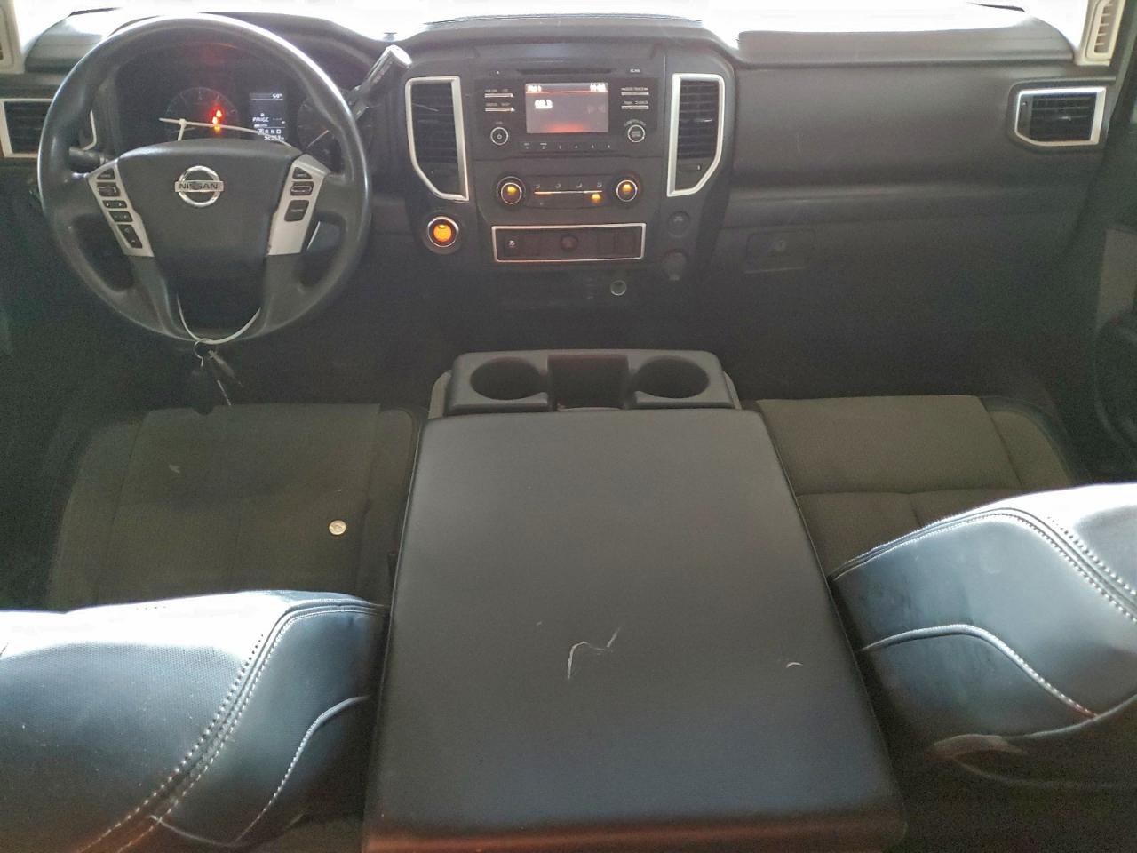 2017 NISSAN Titan