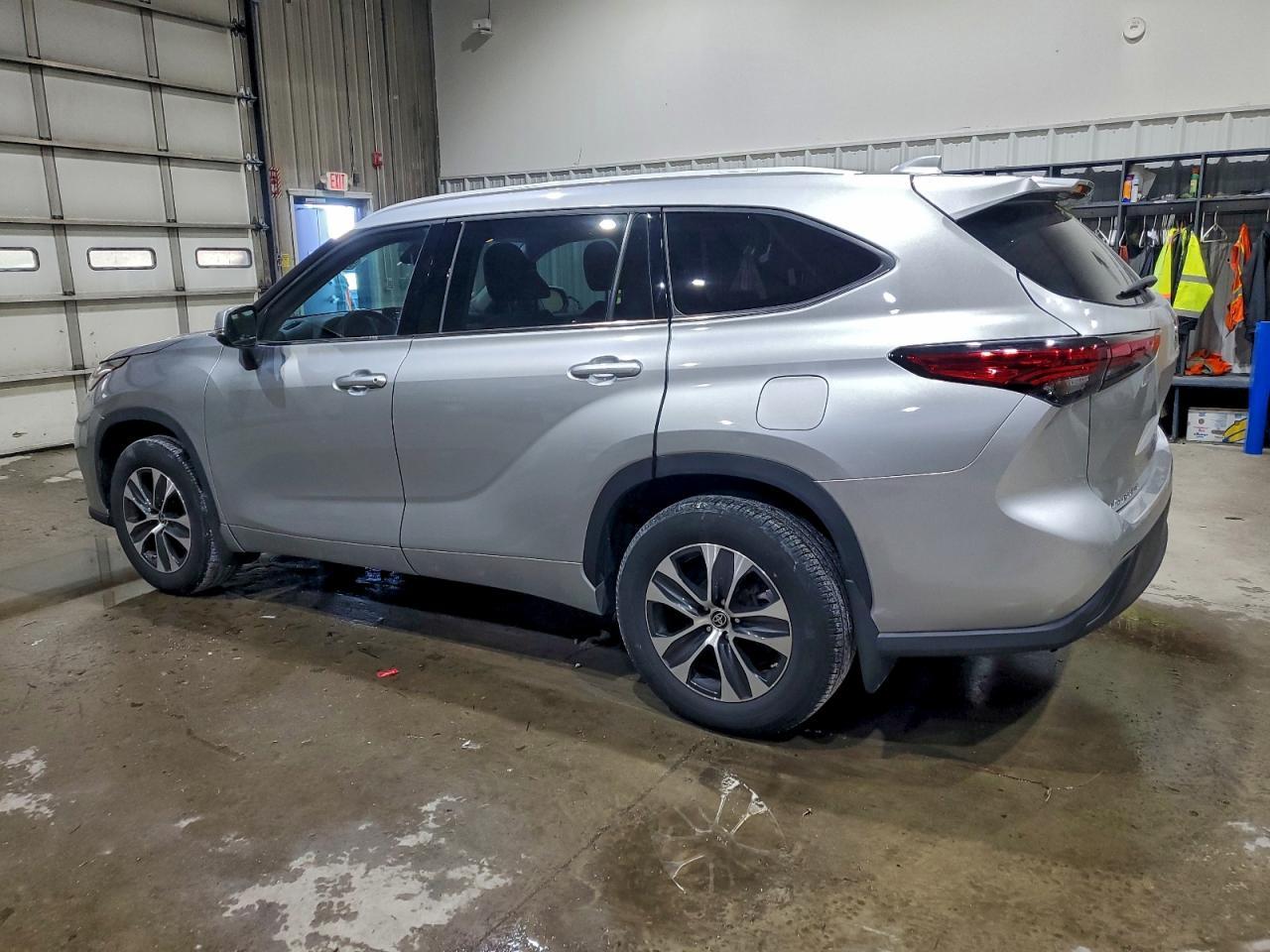 2022 TOYOTA HIGHLANDER