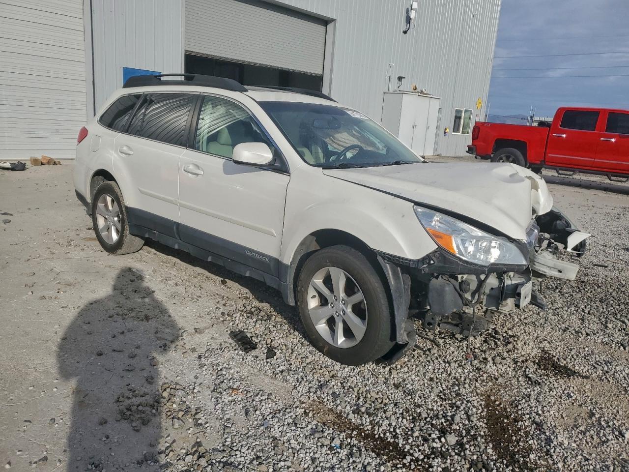 2013 SUBARU Outback