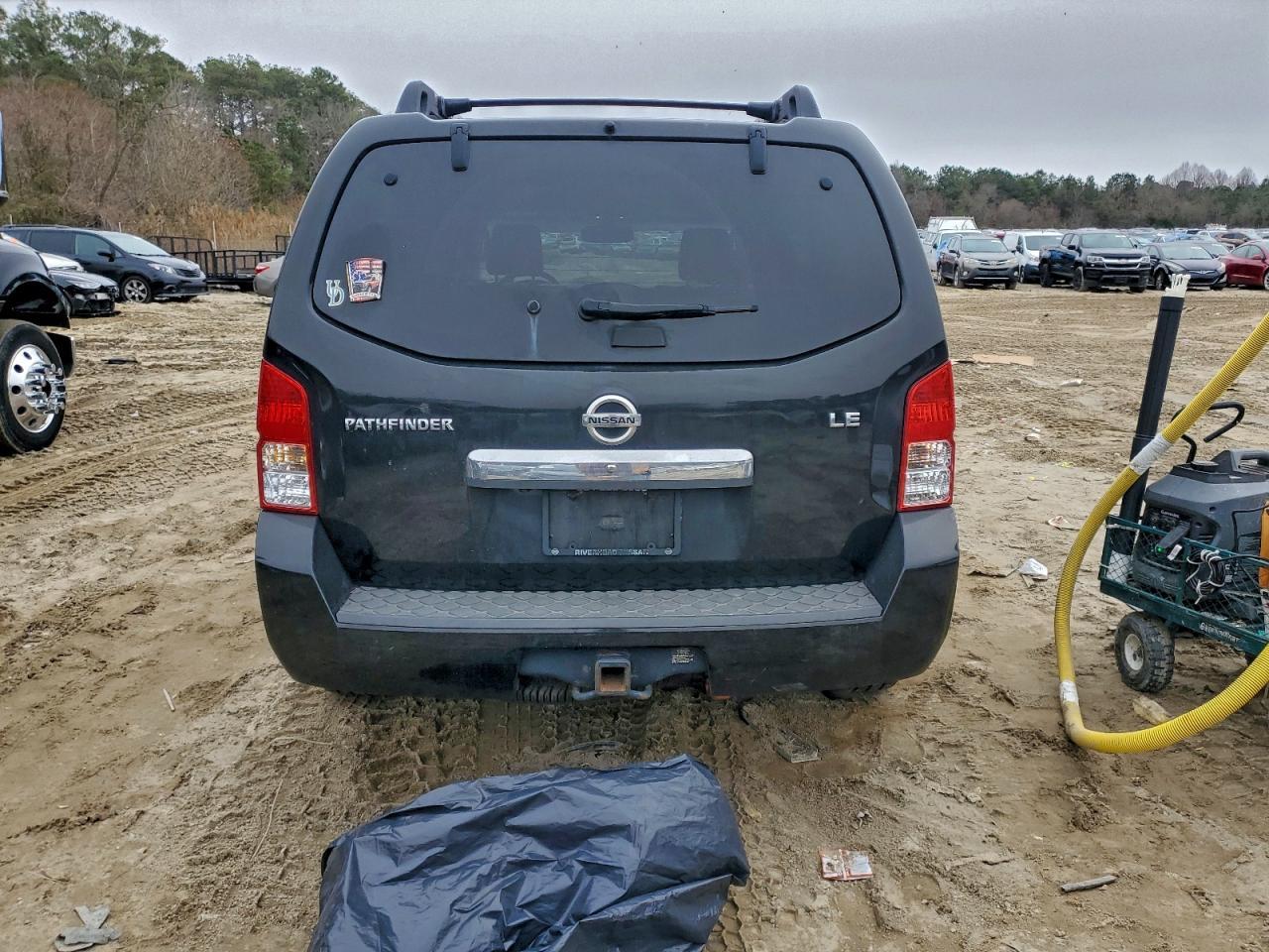 2011 NISSAN PATHFINDER