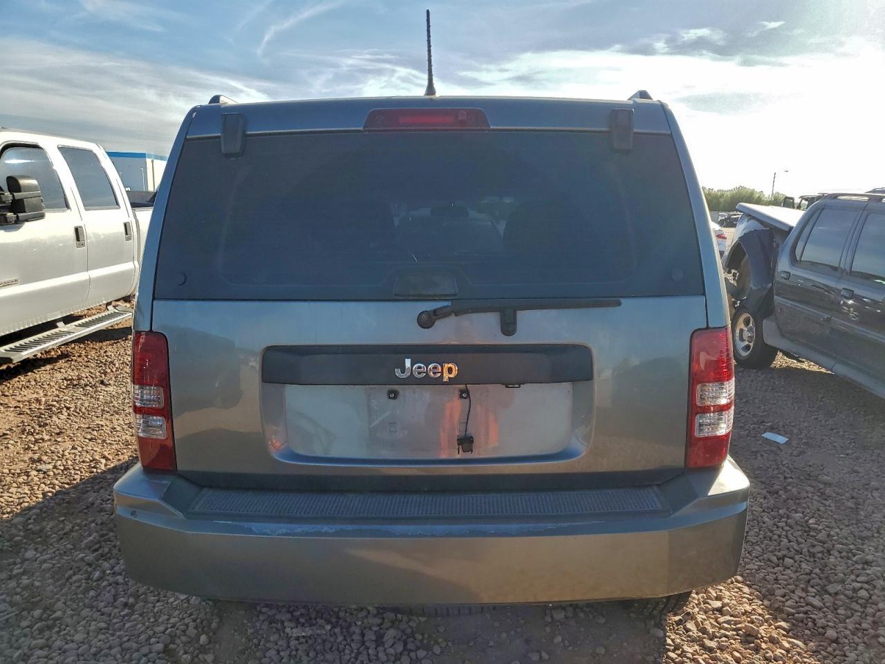 2012 JEEP Liberty