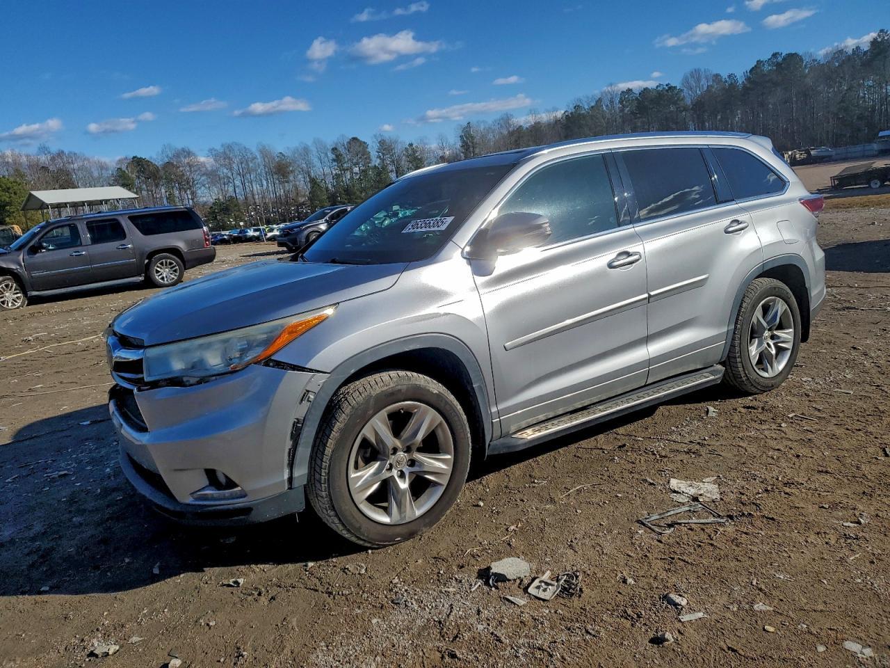 2015 TOYOTA HIGHLANDER