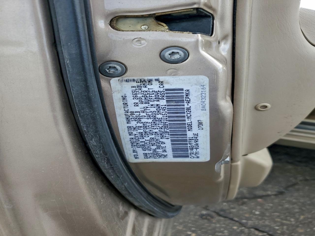 2001 TOYOTA Avalon