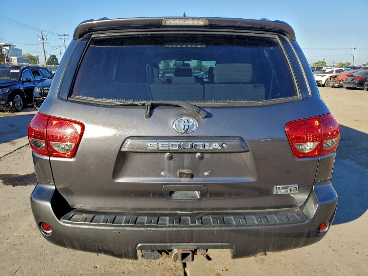 2015 TOYOTA Sequoia