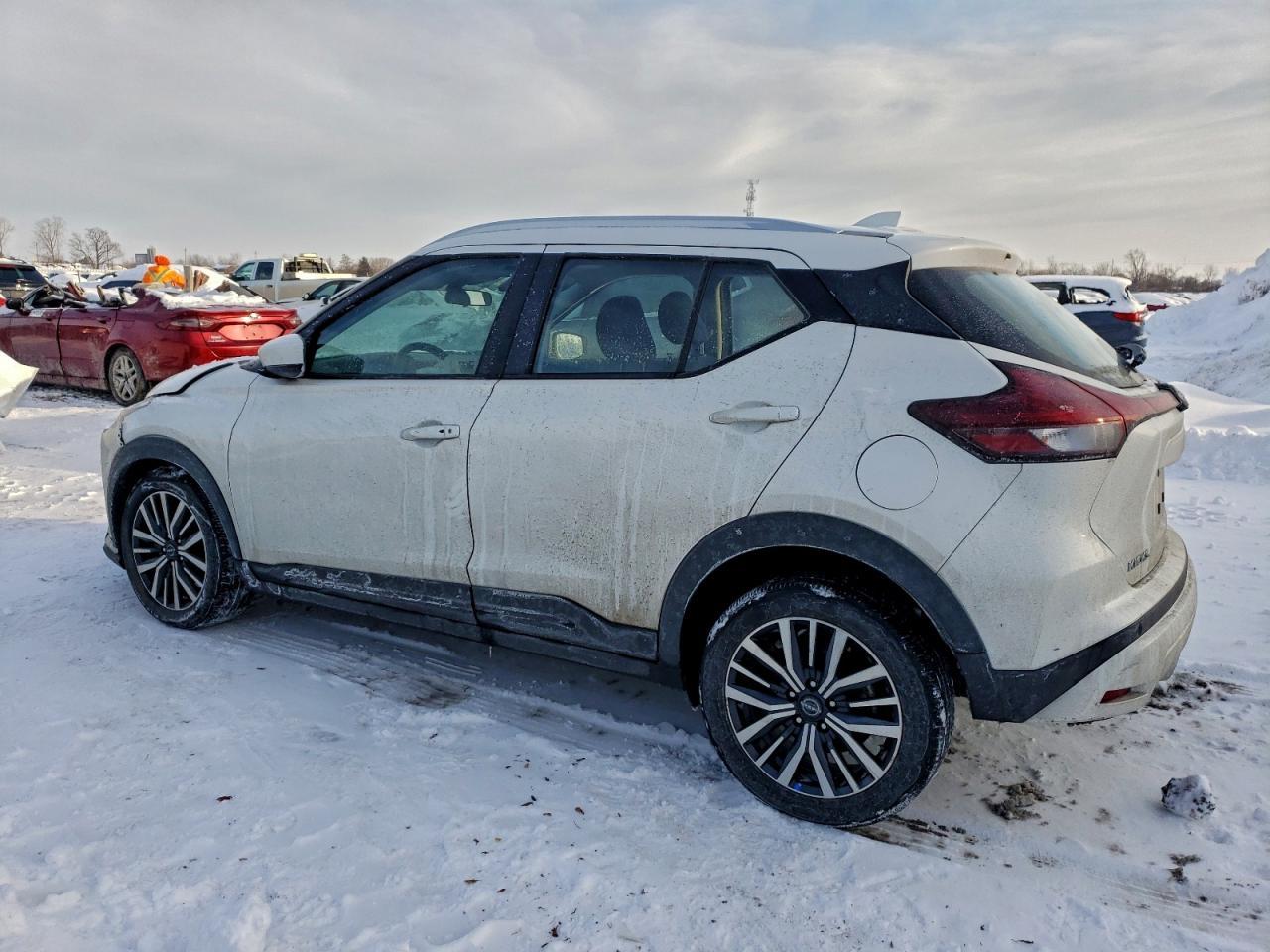 2024 NISSAN KICKS