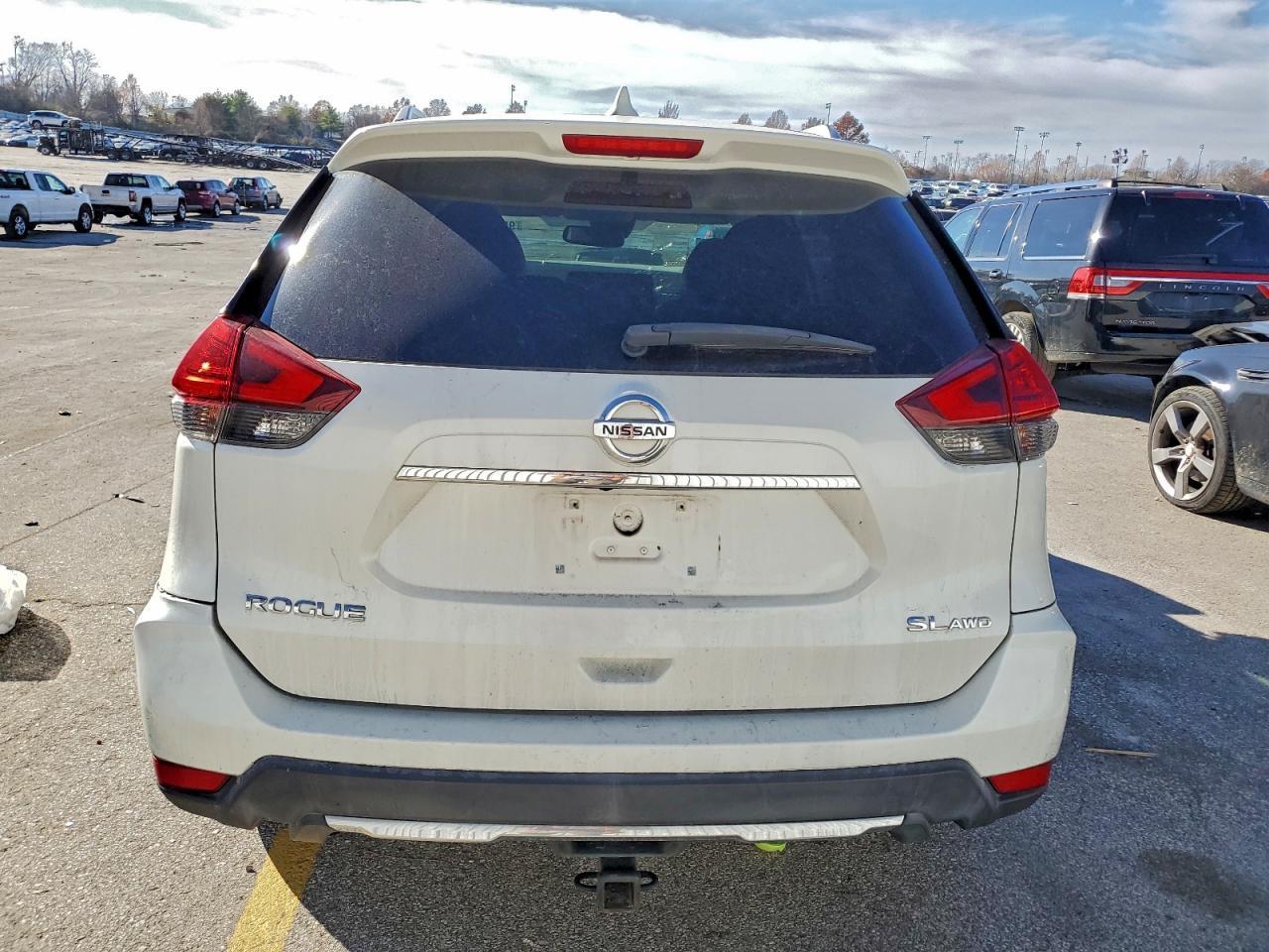 2017 NISSAN ROGUE